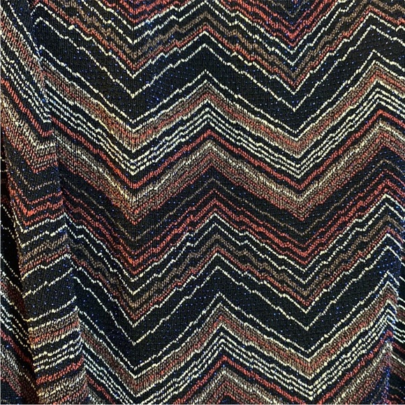 3/$15 DEB Chevron Striped Tank Top - Picture 3 of 6